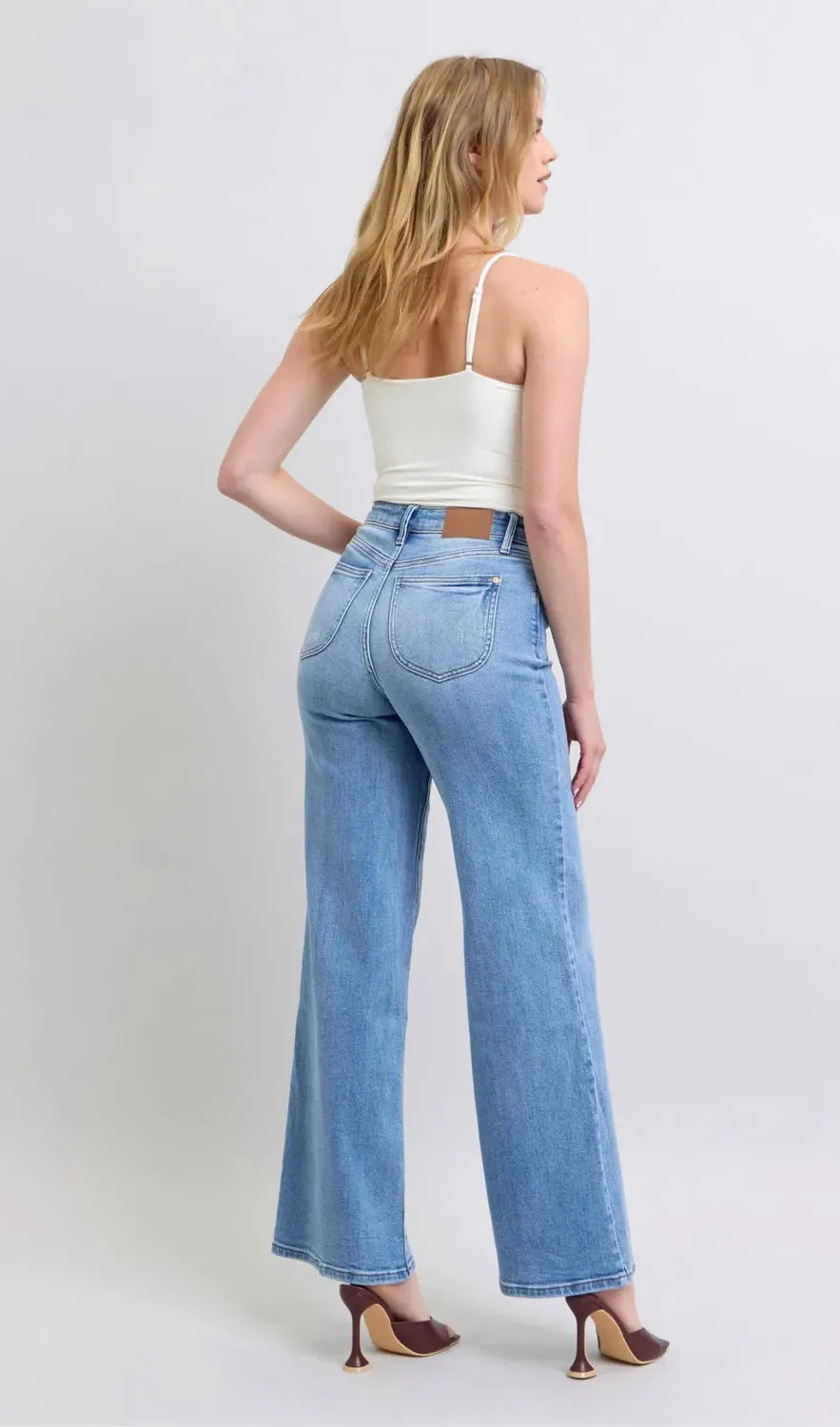 23ac25c7-bca3-4944-b426-19f566ffaa9b-Max