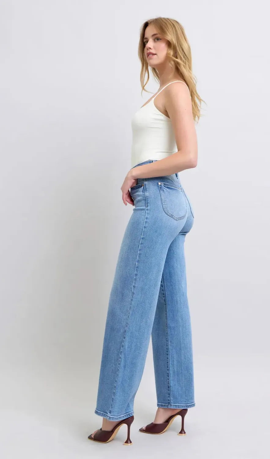 4b6d9b6b-daa8-41a2-bd47-7fe714d467cf-Max