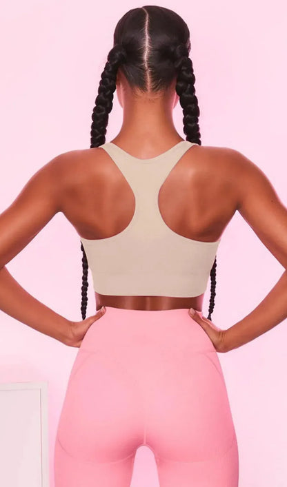 d54c7718-8272-4c2c-8f86-620f7f3e80bf-Max