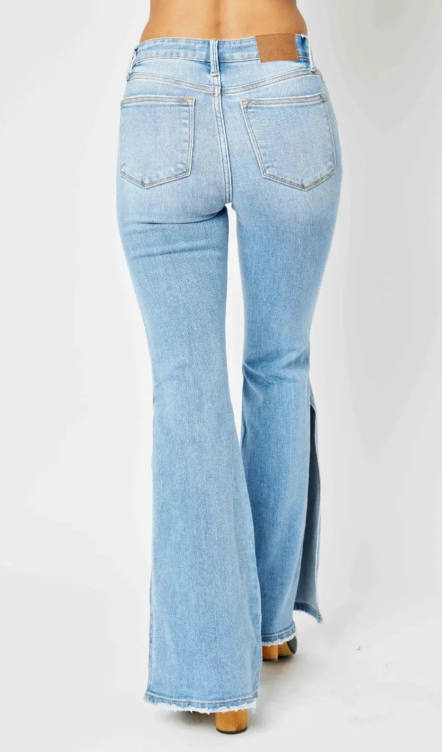 fa69b7d8-9432-42ee-be13-c975bfd27083-Max